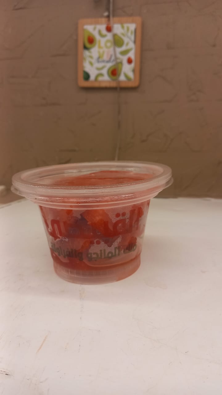 علبه بطيخ قطع